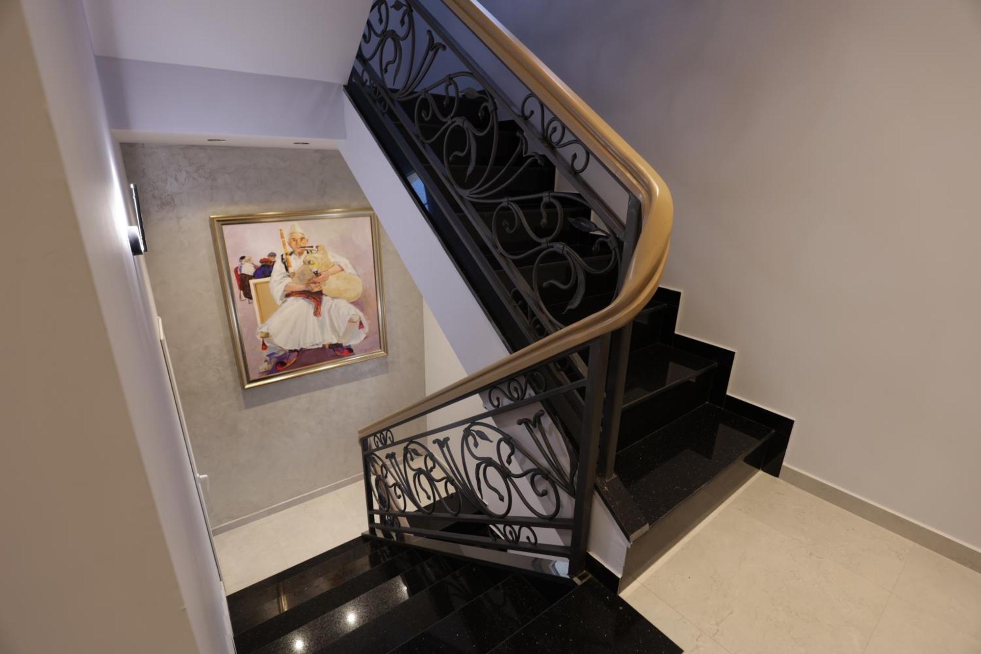 Residence Inn Hotel Tiranë Eksteriør bilde